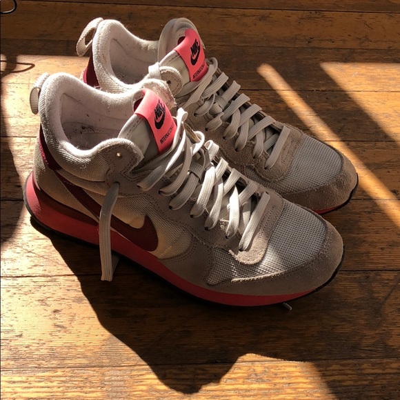 NIKE INTERNATIONALIST MID NIKE INTERNATIONALIST MID